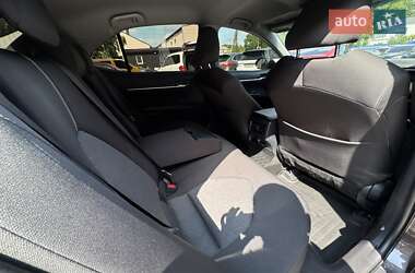 Седан Toyota Camry 2021 в 
