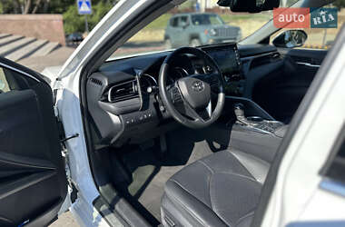 Седан Toyota Camry 2021 в 