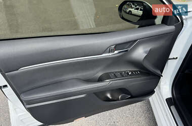 Седан Toyota Camry 2022 в 