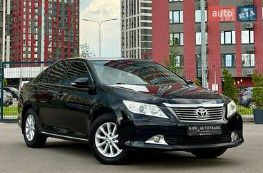 Седан Toyota Camry 2011 в Києві