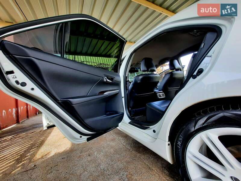 Седан Toyota Camry 2015 в Кременчуці