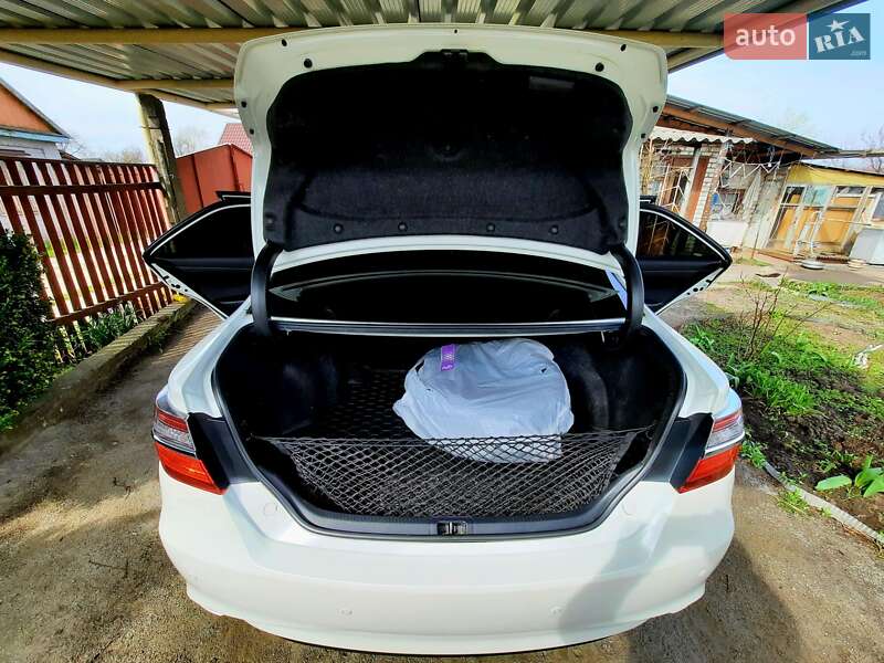 Седан Toyota Camry 2015 в Кременчуці