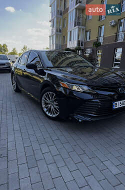 Седан Toyota Camry 2019 в Горишних Плавнях