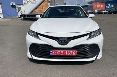 Седан Toyota Camry 2019 в 