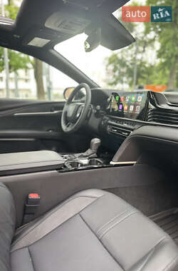 Седан Toyota Camry 2024 в 