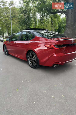 Седан Toyota Camry 2024 в 