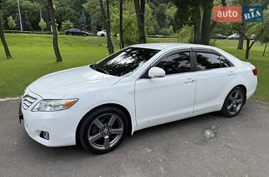 Седан Toyota Camry 2009 в Києві