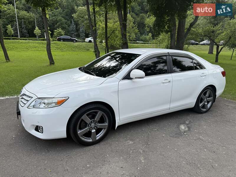 Седан Toyota Camry 2009 в 