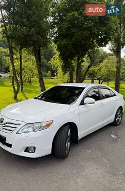 Седан Toyota Camry 2009 в 
