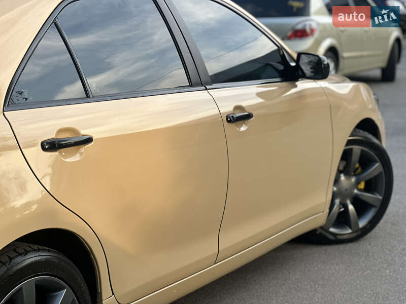 Седан Toyota Camry 2010 в Харькове