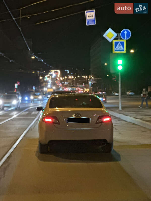 Седан Toyota Camry 2010 в Харькове