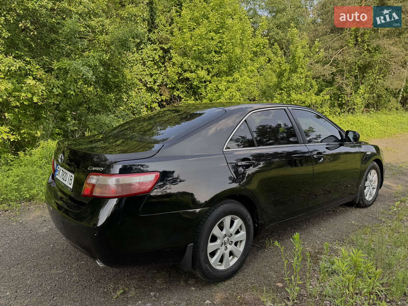 Седан Toyota Camry 2008 в Кременце