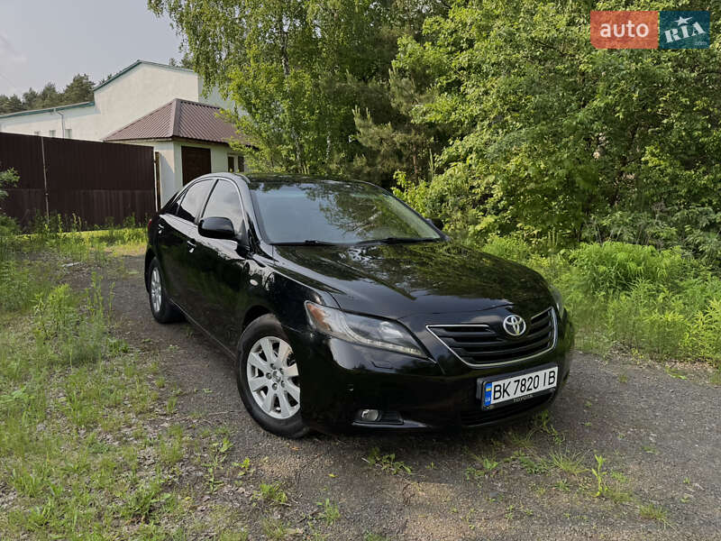 Седан Toyota Camry 2008 в Кременце