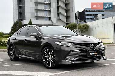 Седан Toyota Camry 2018 в 
