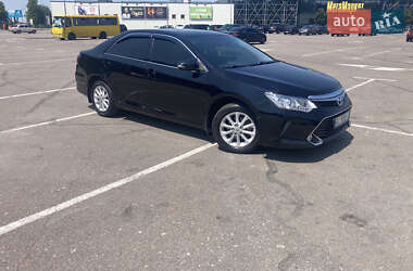 Седан Toyota Camry 2017 в Киеве
