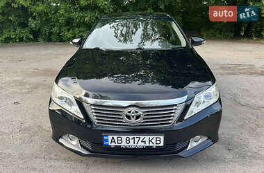 Седан Toyota Camry 2012 в Виннице