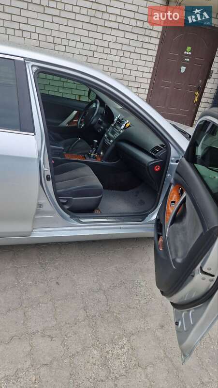 Седан Toyota Camry 2008 в Днепре