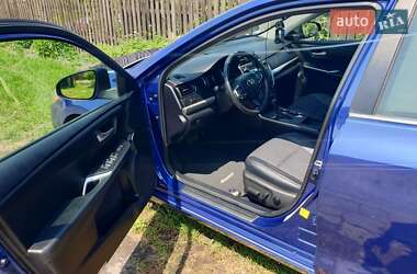 Седан Toyota Camry 2016 в 