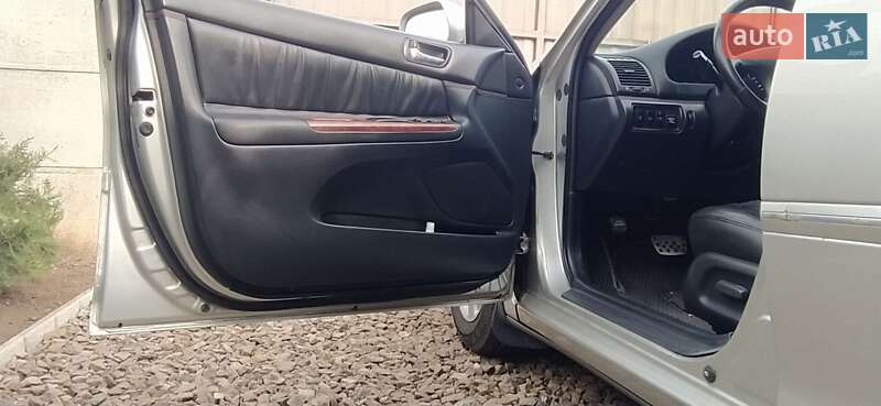 Седан Toyota Camry 2003 в Харькове