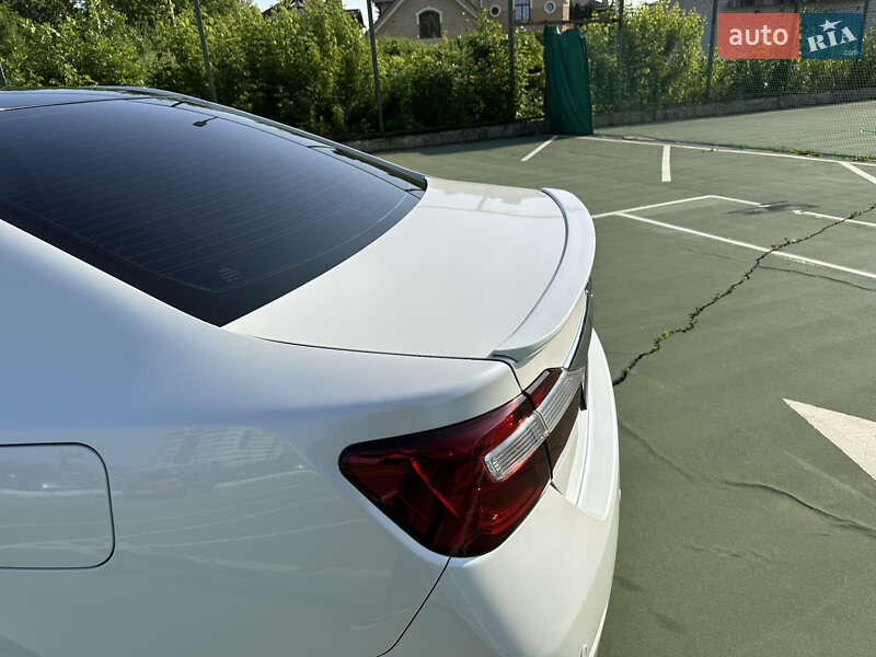 Седан Toyota Camry 2012 в Харькове