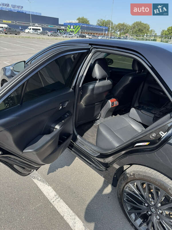 Седан Toyota Camry 2012 в Дніпрі