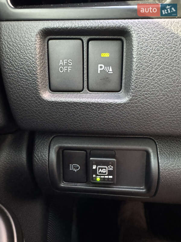 Седан Toyota Camry 2012 в Дніпрі