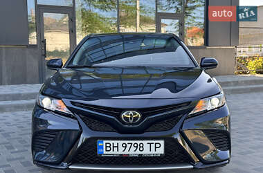 Седан Toyota Camry 2017 в 