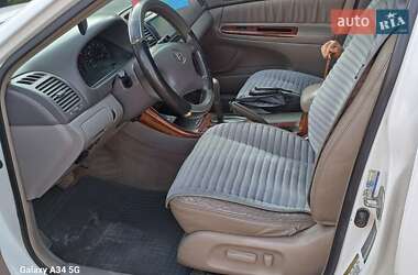 Седан Toyota Camry 2004 в 