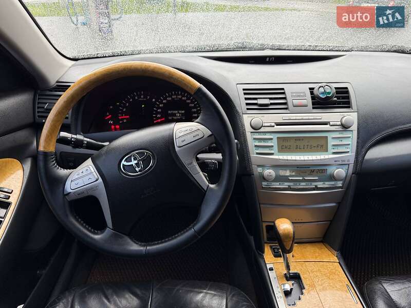 Седан Toyota Camry 2008 в Києві
