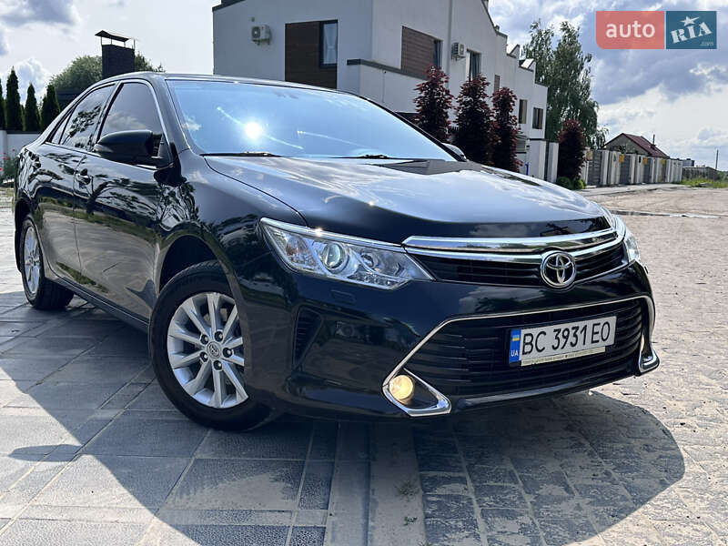 Седан Toyota Camry 2016 в 