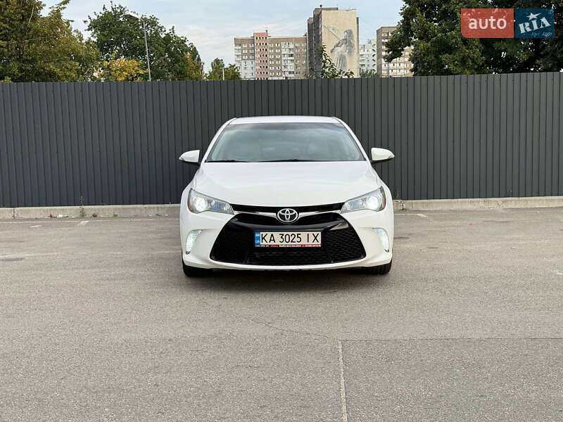 Седан Toyota Camry 2016 в Балаклії