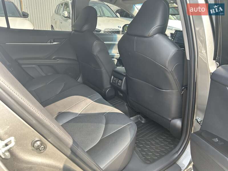 Седан Toyota Camry 2024 в Одесі