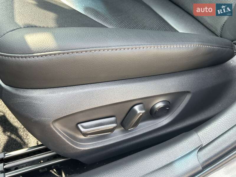 Седан Toyota Camry 2024 в Одесі