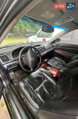 Седан Toyota Camry 2004 в 