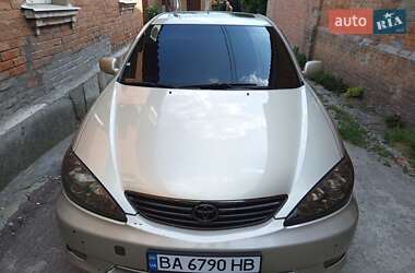 Седан Toyota Camry 2005 в Кропивницком