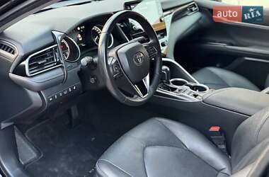 Седан Toyota Camry 2023 в 