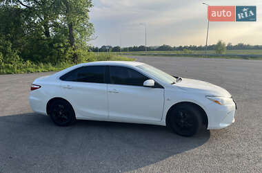 Седан Toyota Camry 2015 в Львові