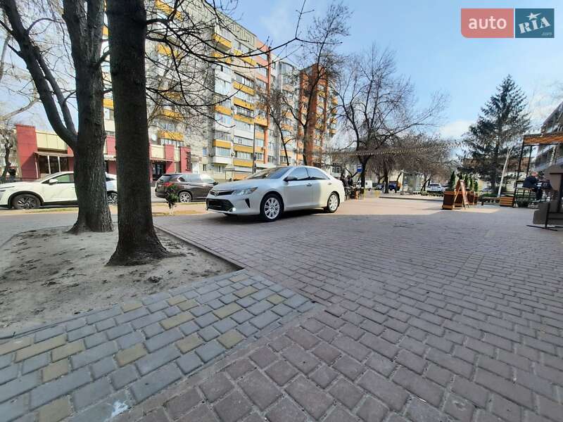 Седан Toyota Camry 2015 в Кременчуці