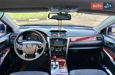 Седан Toyota Camry 2013 в 