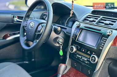 Седан Toyota Camry 2013 в 