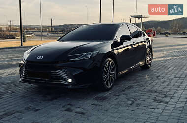 Седан Toyota Camry 2024 в 