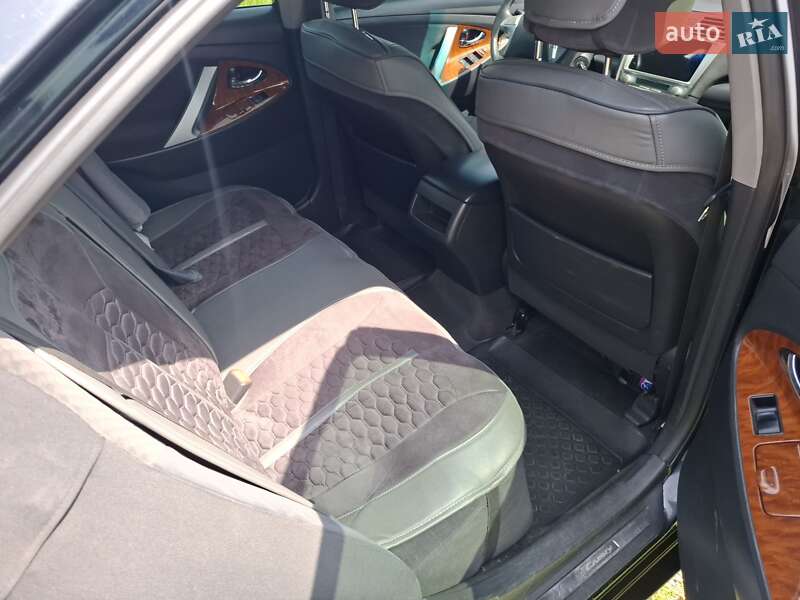 Седан Toyota Camry 2007 в Краснограде