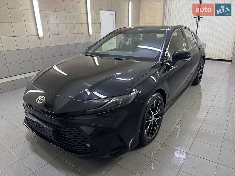Toyota Camry 2025