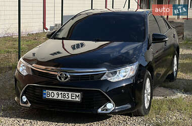 Седан Toyota Camry 2015 в Чорткове