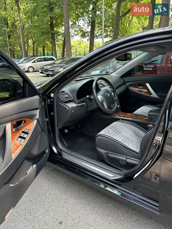 Седан Toyota Camry 2008 в Харкові