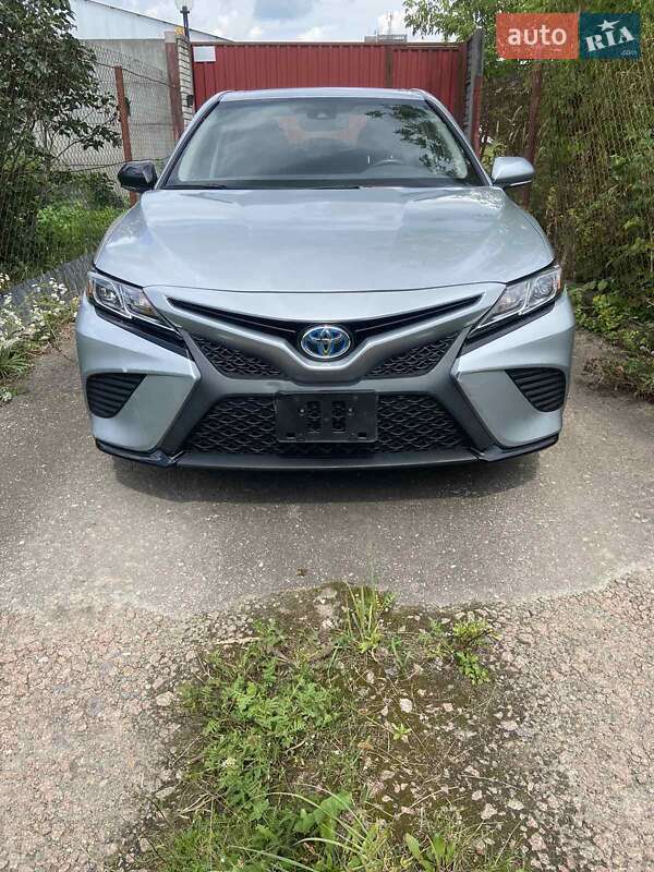 Седан Toyota Camry 2018 в Львове