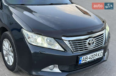 Седан Toyota Camry 2013 в Виннице