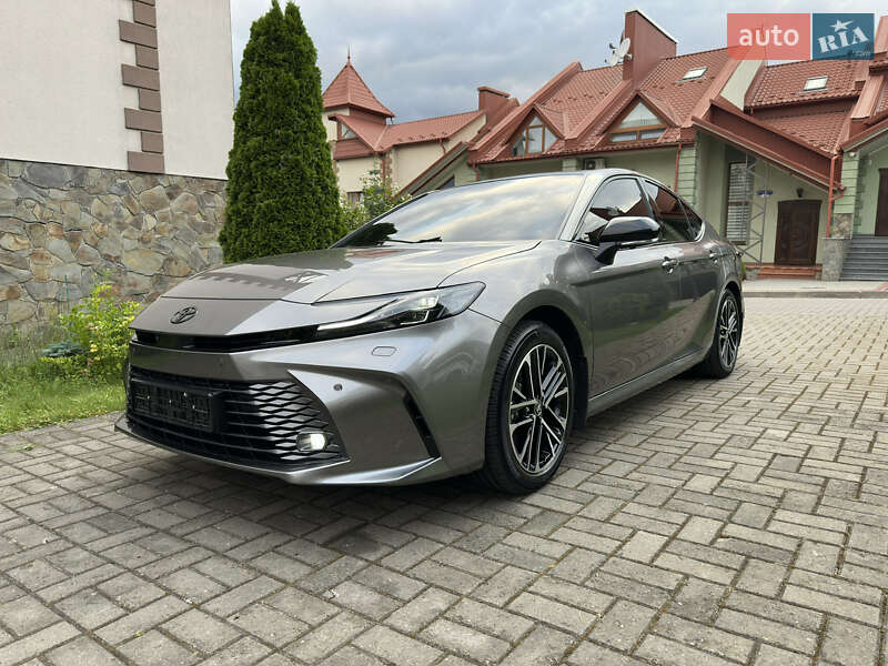 Седан Toyota Camry 2024 в 