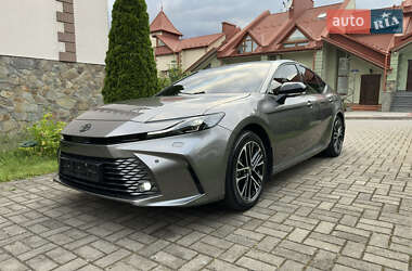 Седан Toyota Camry 2024 в 