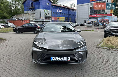 Седан Toyota Camry 2024 в Киеве